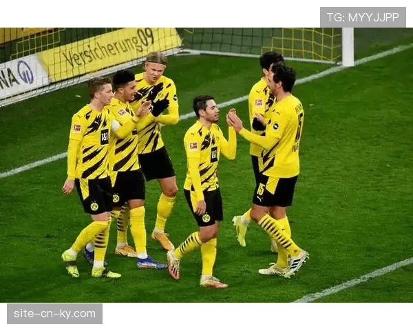 法兰克福德甲联赛3比3战平多特蒙德 进攻火力全开防守存隐忧