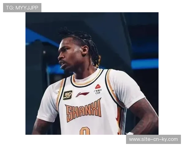 古德温14+4+6上海控卫 组织串联与防守平衡出色 古德温14+4+6上海控卫 组织串联与防守平衡出色